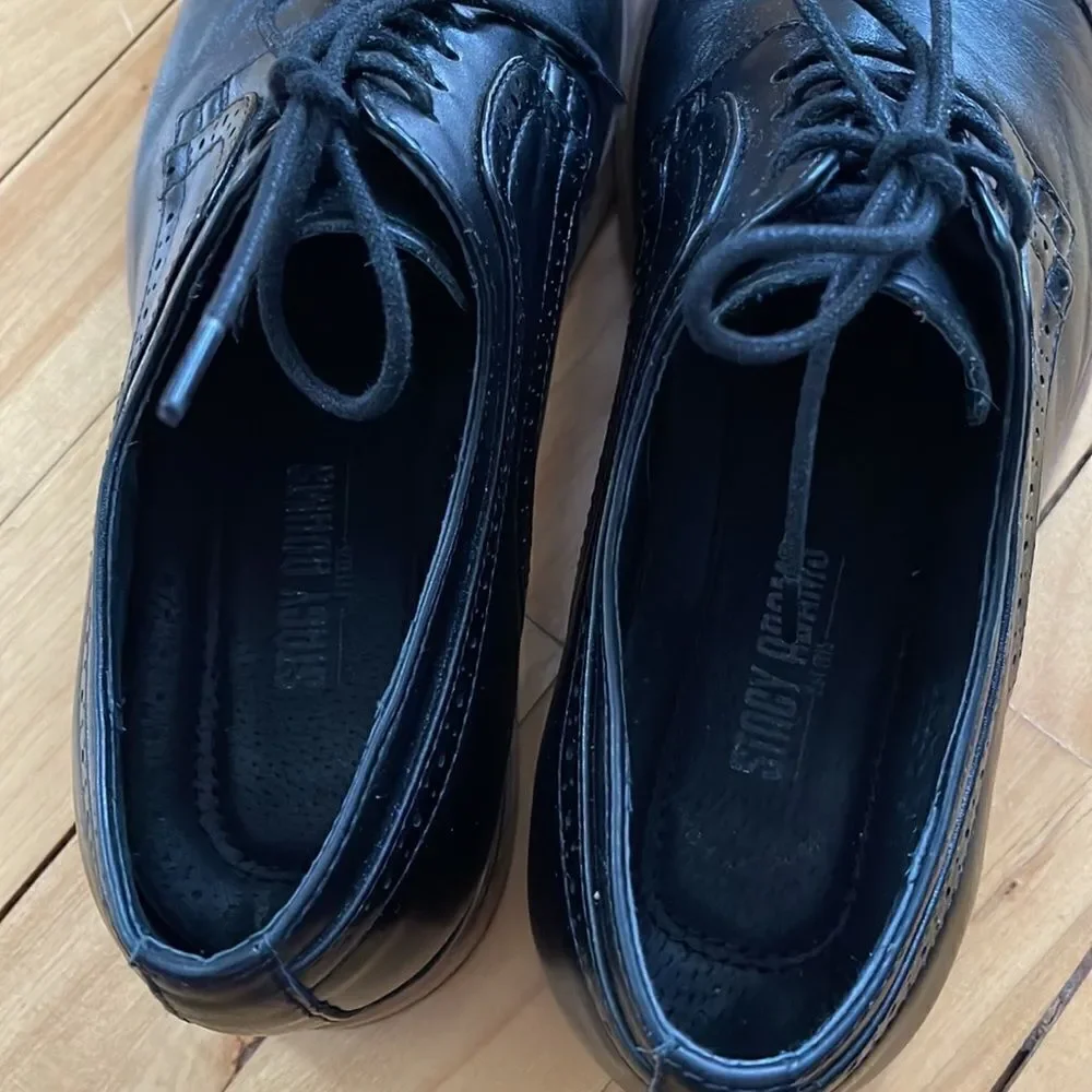 Stacy Adams Dickinson black leather tie cap toe Oxford shoe. Size 9.5.